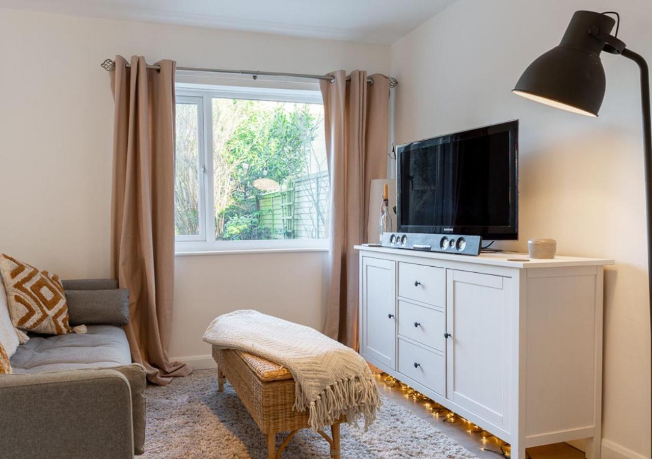 Villa Modern 2 Bd W/ Garden In The Heart Of Tetbury! Exterior foto